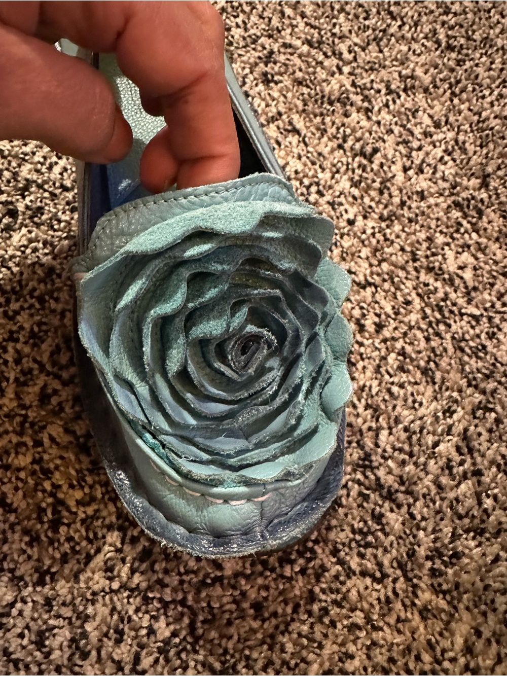 L'ATISTE Green Leather Floral Slip-On Flats - Picture 6 of 6